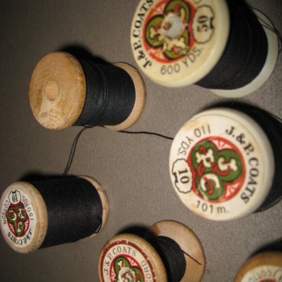Lot of 11 Vintage Spools of Sewing Thread J & P Coats - Picture 6 of 11
